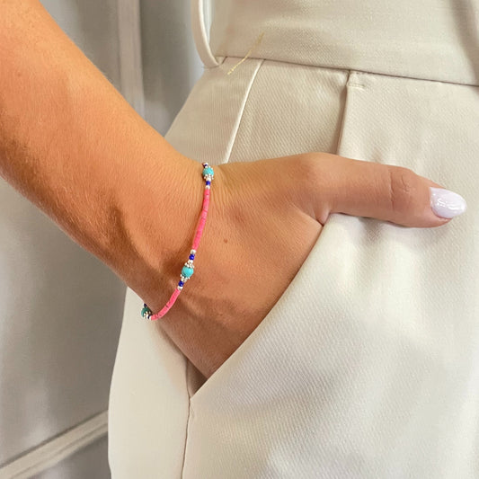 Fraicheur et vitalité pour ce Bracelet de pierres précieuses - Corail Rose & Turquoise