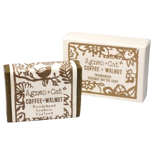 Savon Artisanal Café et Noix – Exfoliation et Hydratation Naturelle