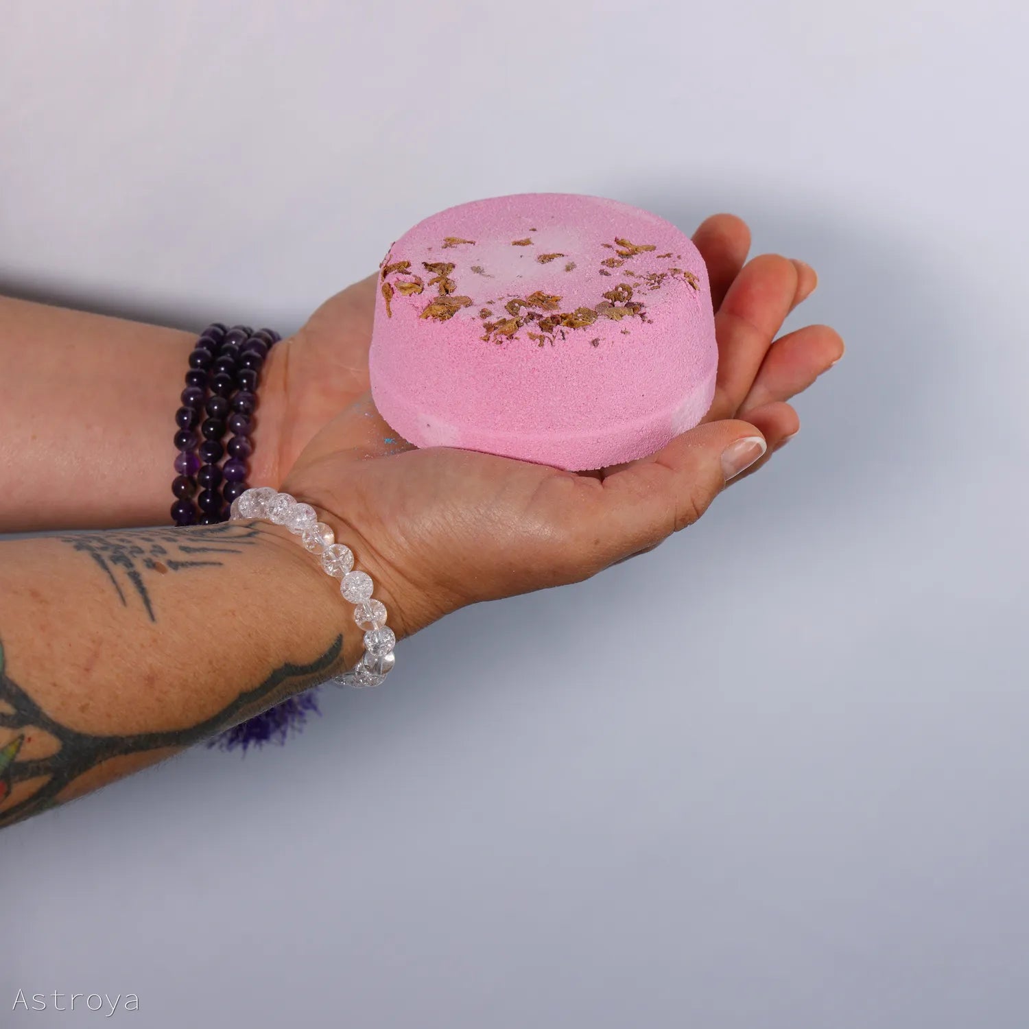 Bombe de bain Jumbo Rose Lavande et Patchouli - 200 grammes - tenue mains