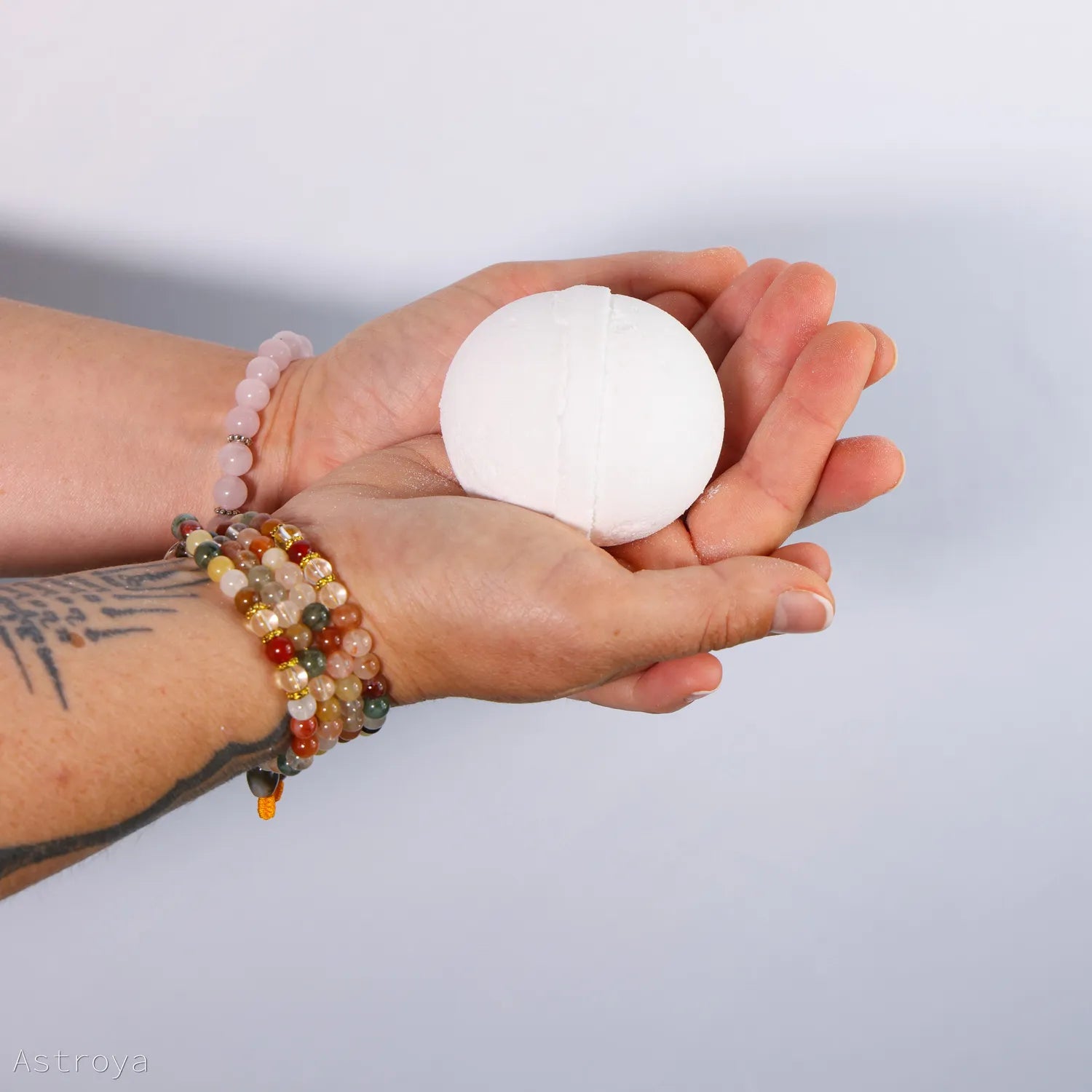 Bombe de bain aromathérapie 120 gr - Rhume et Grippe - tenue main