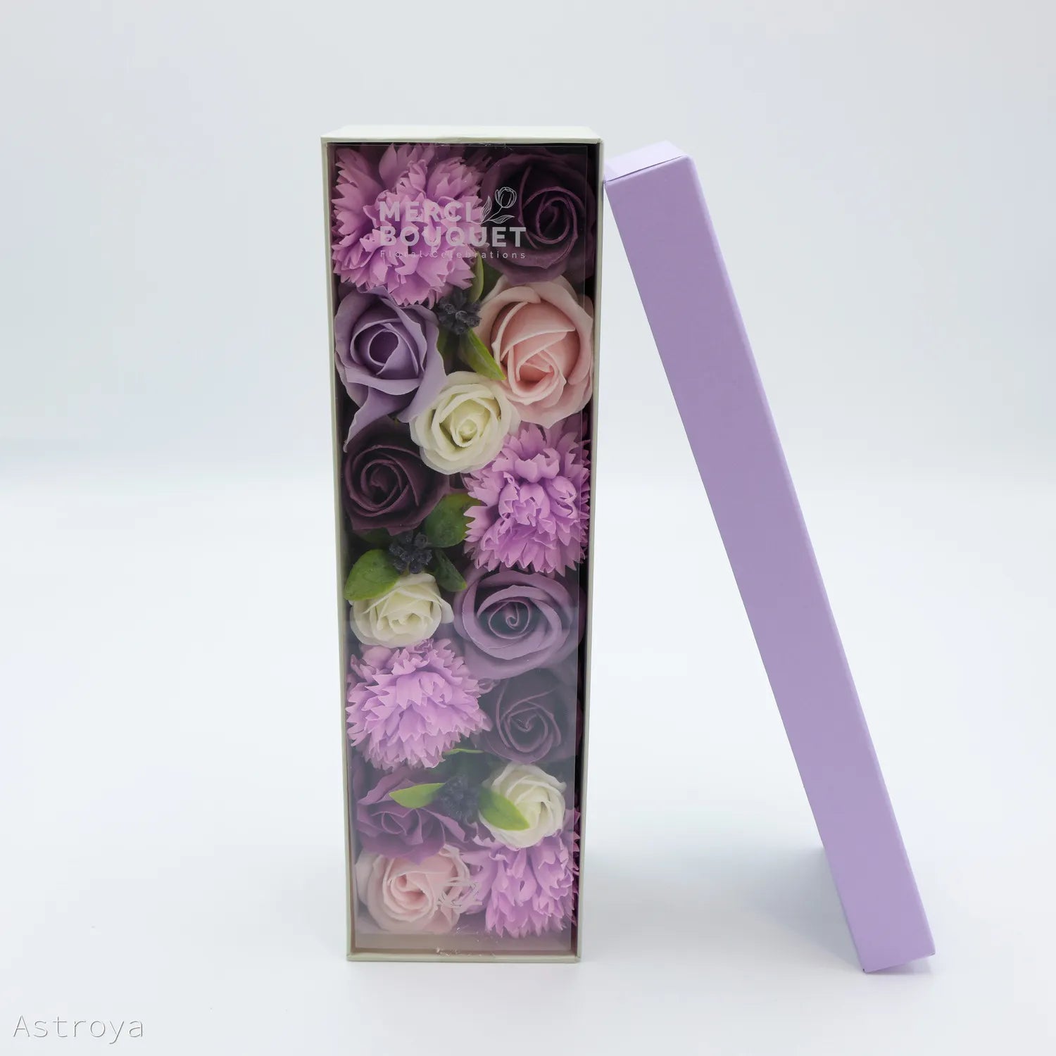 Coffret de fleurs de savon de 28cm
de haut couleurs lavande et violet avec son couvercle