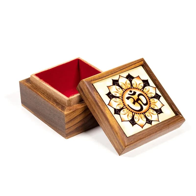 Boite en boix pour bijoux avec le symbole Om