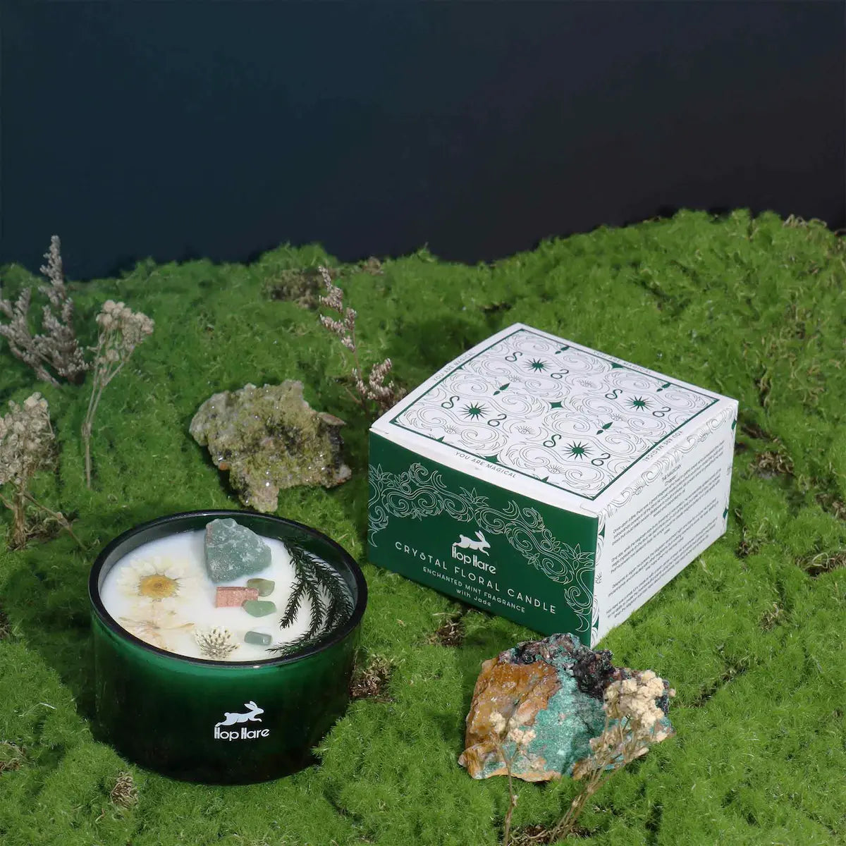 Mise en scène bougie cristal Le Magicien sur autel spirituel naturel bohème pour méditation et rituels