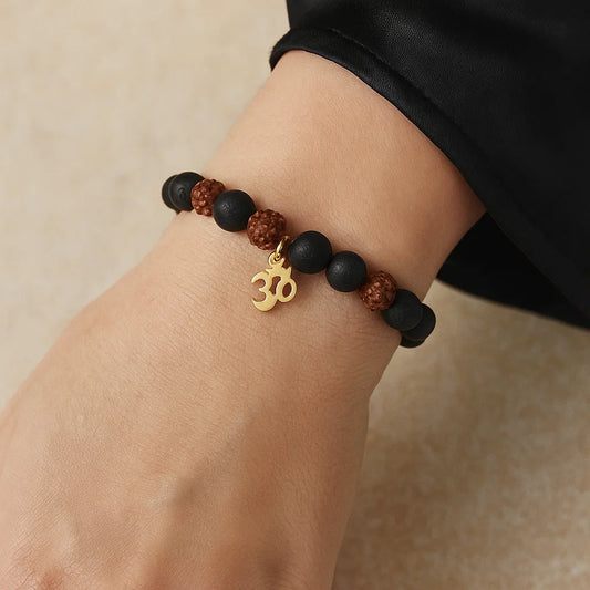 Bracelet Rudraksha - Pierre de lave | charm Om