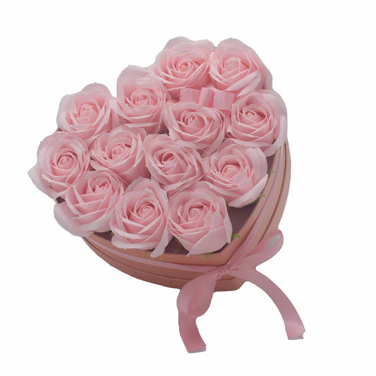 Boîte cœur avec 13 roses en savon rose – cadeau romantique