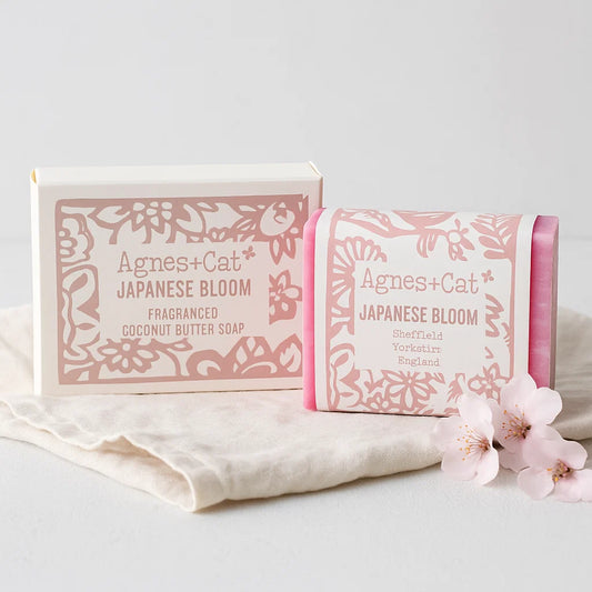 Savon Artisanal Floraison Japonaise – Soin Délicat aux Fleurs de Cerisier
