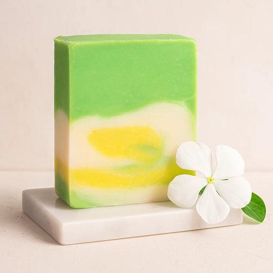 Savon Artisanal à l'Huile d'Olive et Fleur de Noni