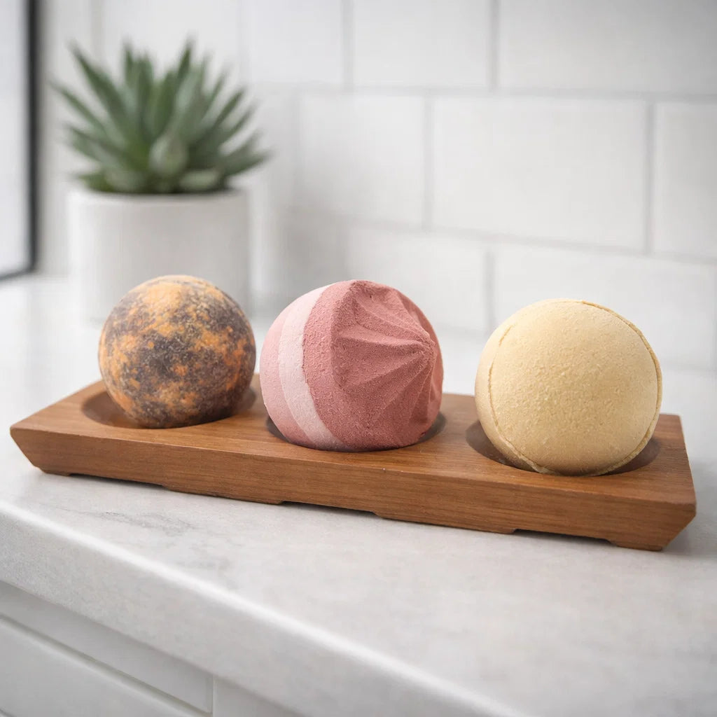 Coffret cadeau bien-être avec bombes de bain au karité gourmandes et porte-savon en bois exotique