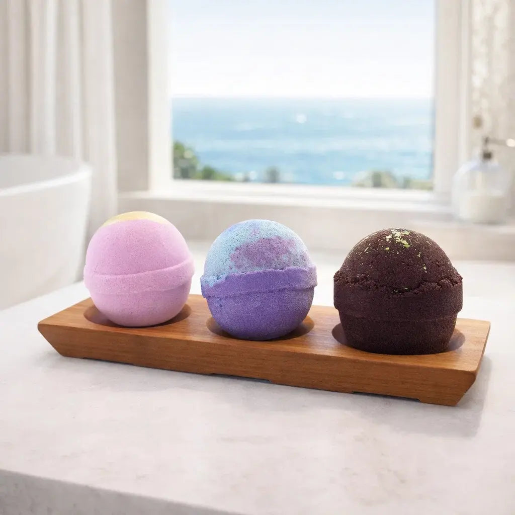 support en bois exotique avec bombes de bain au karité coffret bien-être luxe oriental