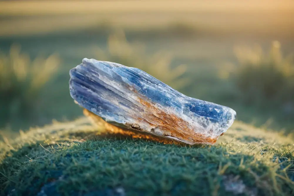Lame de kyanite bleue, également appelée disthène