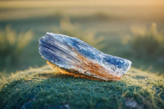Lame de kyanite bleue, également appelée disthène
