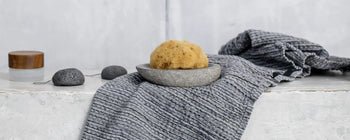 Utiliser une éponge en Konjac