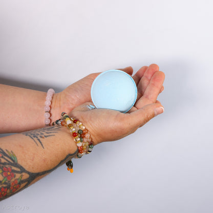 Bombe de bain Bienfaits Aromathérapeutiques Relaxation - tenue main
