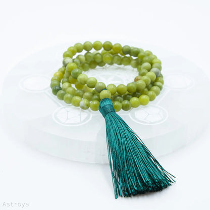 Magnifique bracelet Mala en jade xinyi . 108 perles pour une spiritualité accomplie