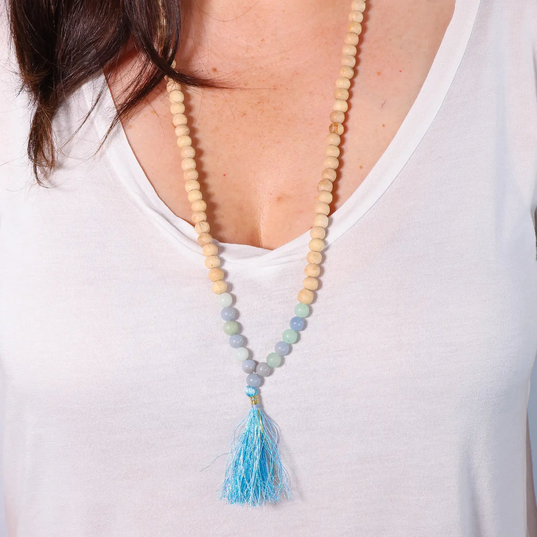 Mala Tulsi, Angélite &amp; Amazonite porté en collier