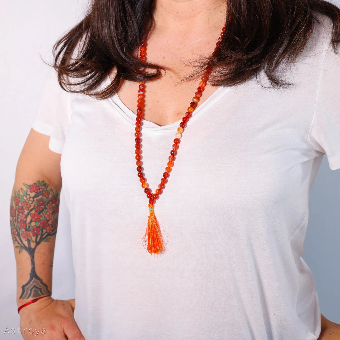 Mala Cornaline Élégant | 108 perles - porté en collier