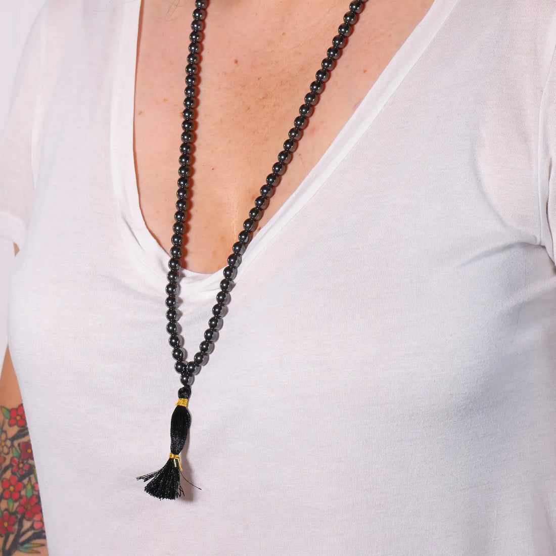 Mala en Hématite | 108 perles porté en collier