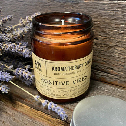 Bougie aromathérapie Positive Vibes en cire naturelle, idéale pour créer une ambiance relaxante et rééquilibrante dans un rituel bien-être