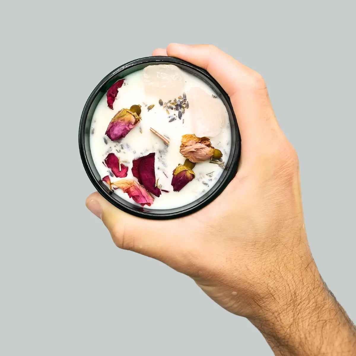 Bougie romantique Les Amoureux tenue dans la main