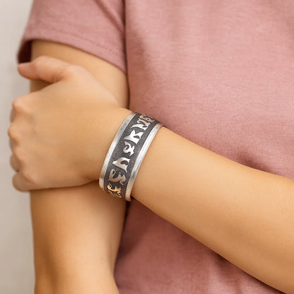 Bracelet Miao tribal avec mantra OM Mani Pad Me Hum