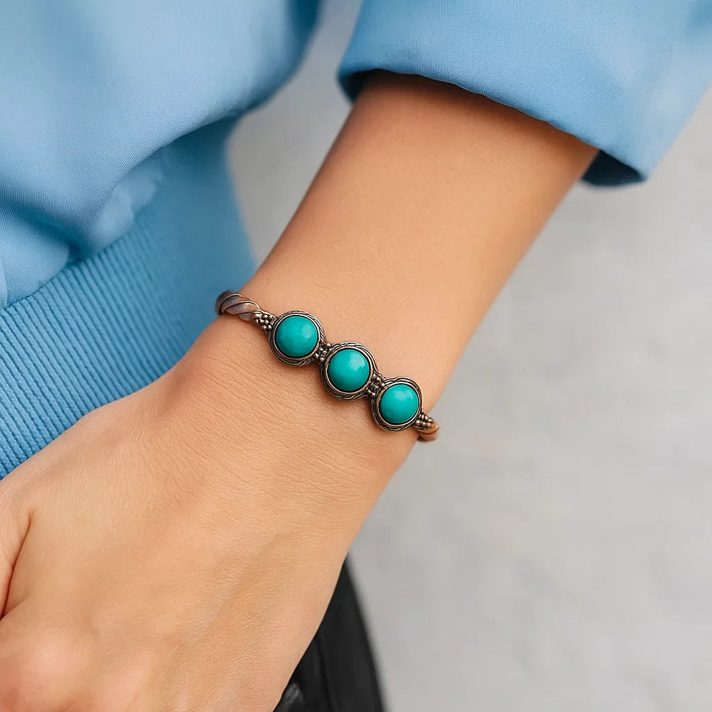 Bracelet torsadé couleur bronze &amp; doré + 3 turquoises