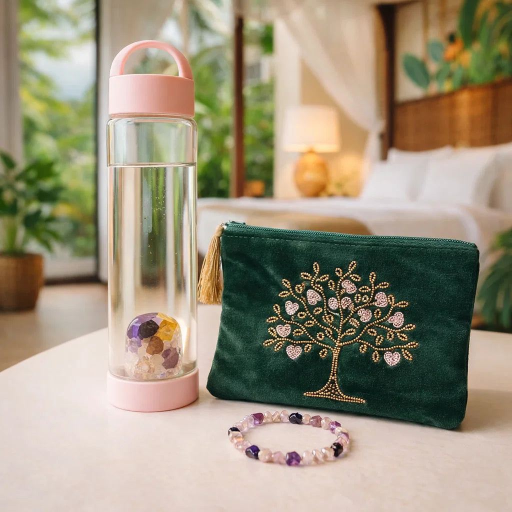 Ensemble bien-être Cuzco avec bouteille pierres naturelles, pochette velours verte et bracelet lithothérapie en décoration élégante