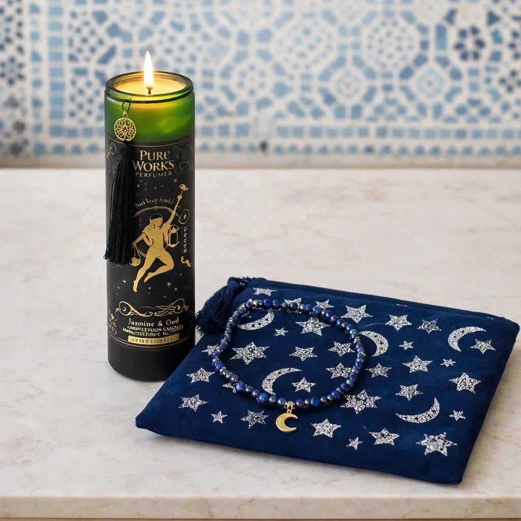 Coffret cadeau bien-être Agadir avec bougie Divine Goddess, collier lapis-lazuli et pochette brodée