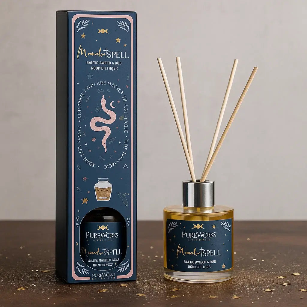 Diffuseur de parfum Poussières de Lune petit format en situation dans une décoration spirituelle