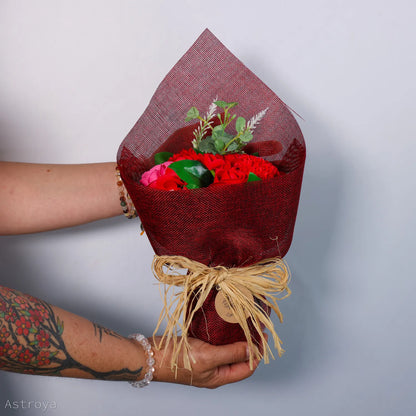 Bouquet de fleurs de savon couleur rouge, effet réaliste, texture douce à base d’amidon de maïs – Astroya