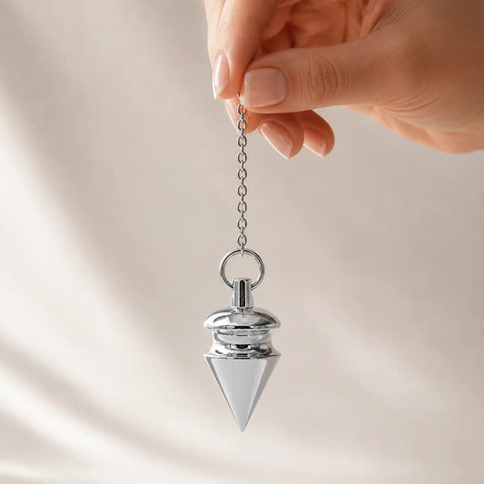 Pendule en laiton chromé | Conique