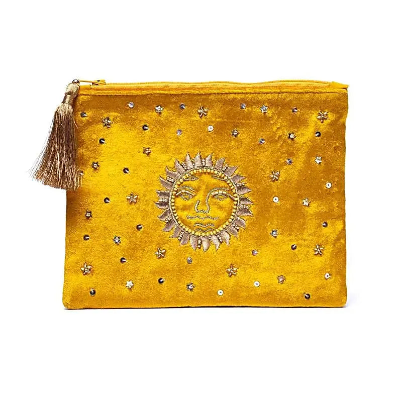 Pochette en velours jaune brodée d’un soleil doré, accessoire spirituel pour ranger bijoux et objets bien-être
